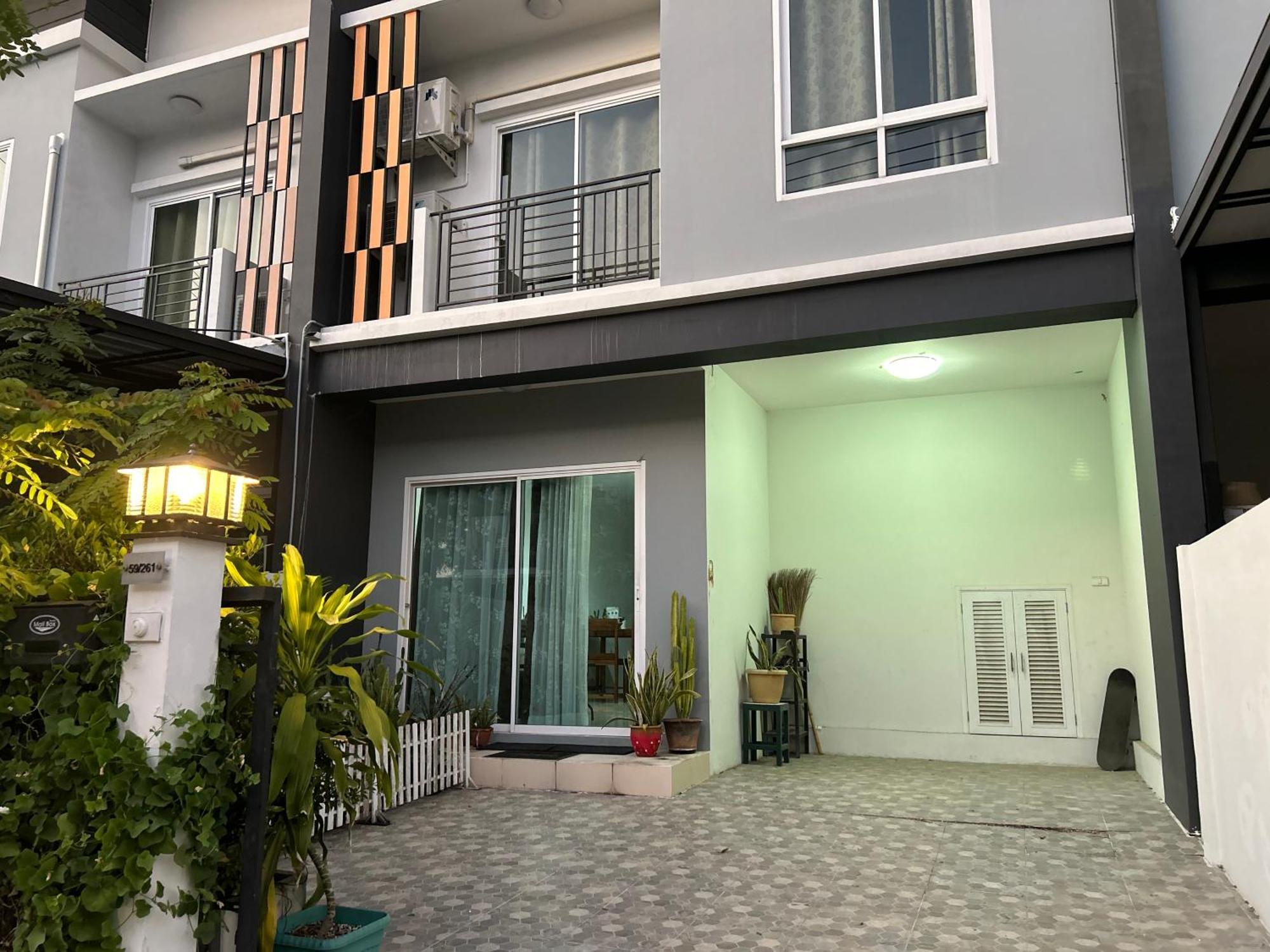 ไนซ์สเตย์ เฮาส์ แอทคลองสาม รังสิต คลองหลวง ปทุมธานี Nice Stay House At Khlong Sam - Rangsit - Khlong Luang - Phathumthani المظهر الخارجي الصورة